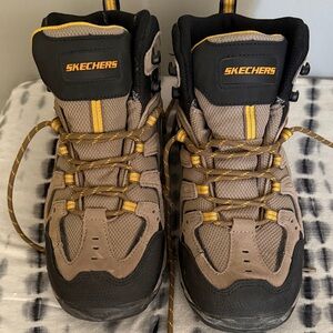 Skechers Men's Tan and Black Athletic Shoes